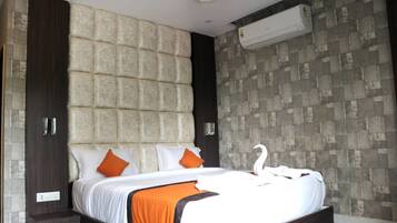 Presidential-Doppelzimmer | Hochwertige Bettwaren, Minibar, Zimmersafe, Schreibtisch