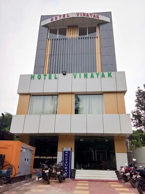 Front of property - Hotel Vinayak (Katihar)