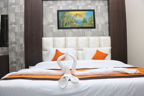 Premium Double Room | Premium bedding, minibar, in-room safe, desk - Hotel Vinayak (Katihar)