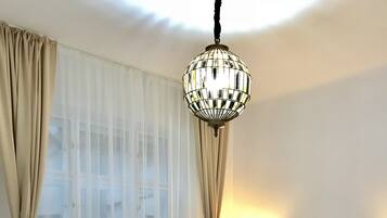 Apartment Studio | Bàn, bàn ủi/dụng cụ ủi quần áo, truy cập Internet không dây miễn phí