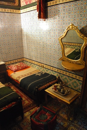 Laptop workspace, blackout drapes, free WiFi, bed sheets