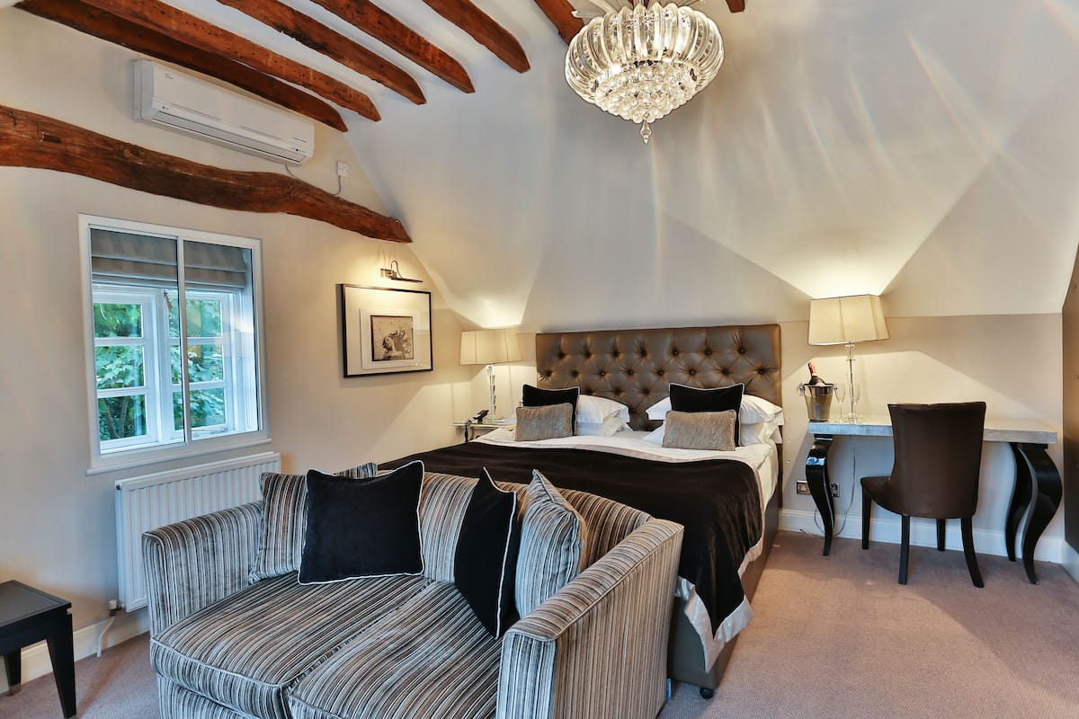 Suite Royal | Minibar, una cassaforte in camera, con arredamento individuale