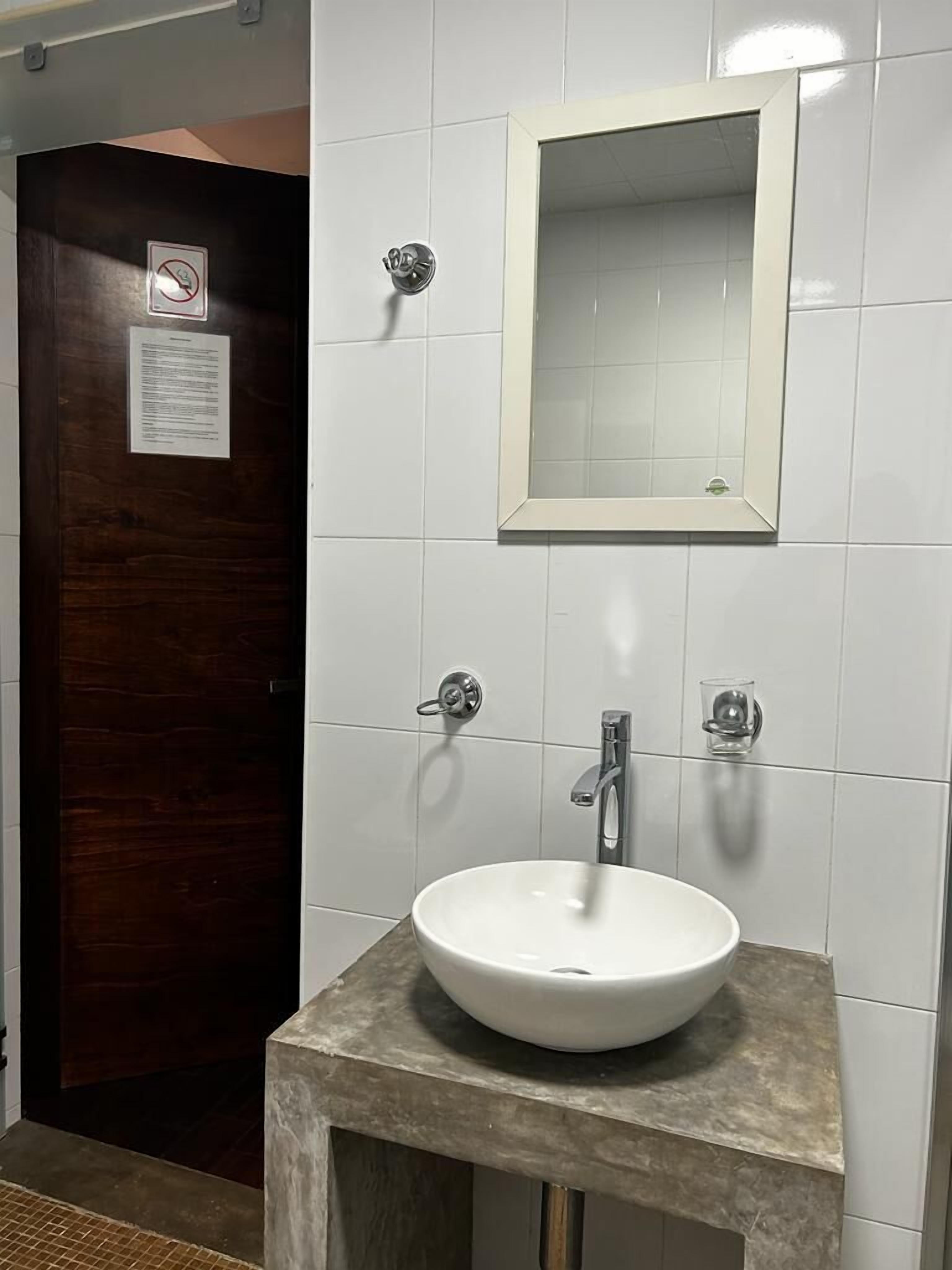 quadruple room | bathroom | shower, towels