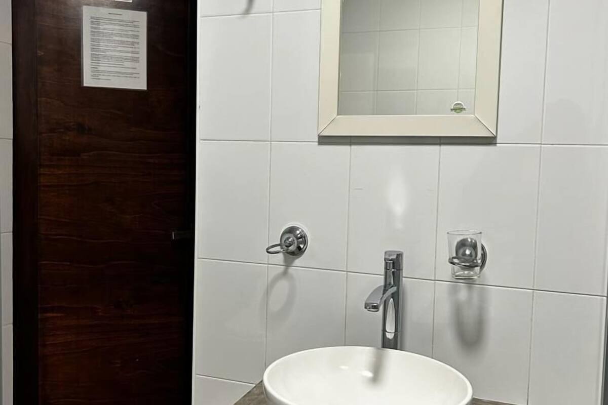 quadruple room | bathroom | shower, towels