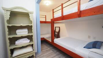 House, 3 Bedrooms | 3 bedrooms, iron/ironing board, free WiFi