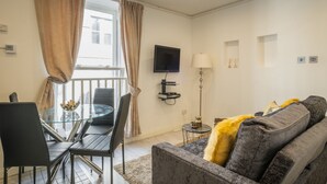 Living room - Adelphi Suites (Aberdeen)