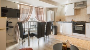 Living room - Adelphi Suites (Aberdeen)