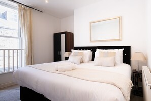 Premium bedding, individually decorated, individually furnished - Adelphi Suites (Aberdeen)