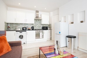 Apartment, 1 Bedroom, Kitchen | Private kitchen - Adelphi Suites (Aberdeen)