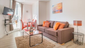 Living area - Adelphi Suites (Aberdeen)
