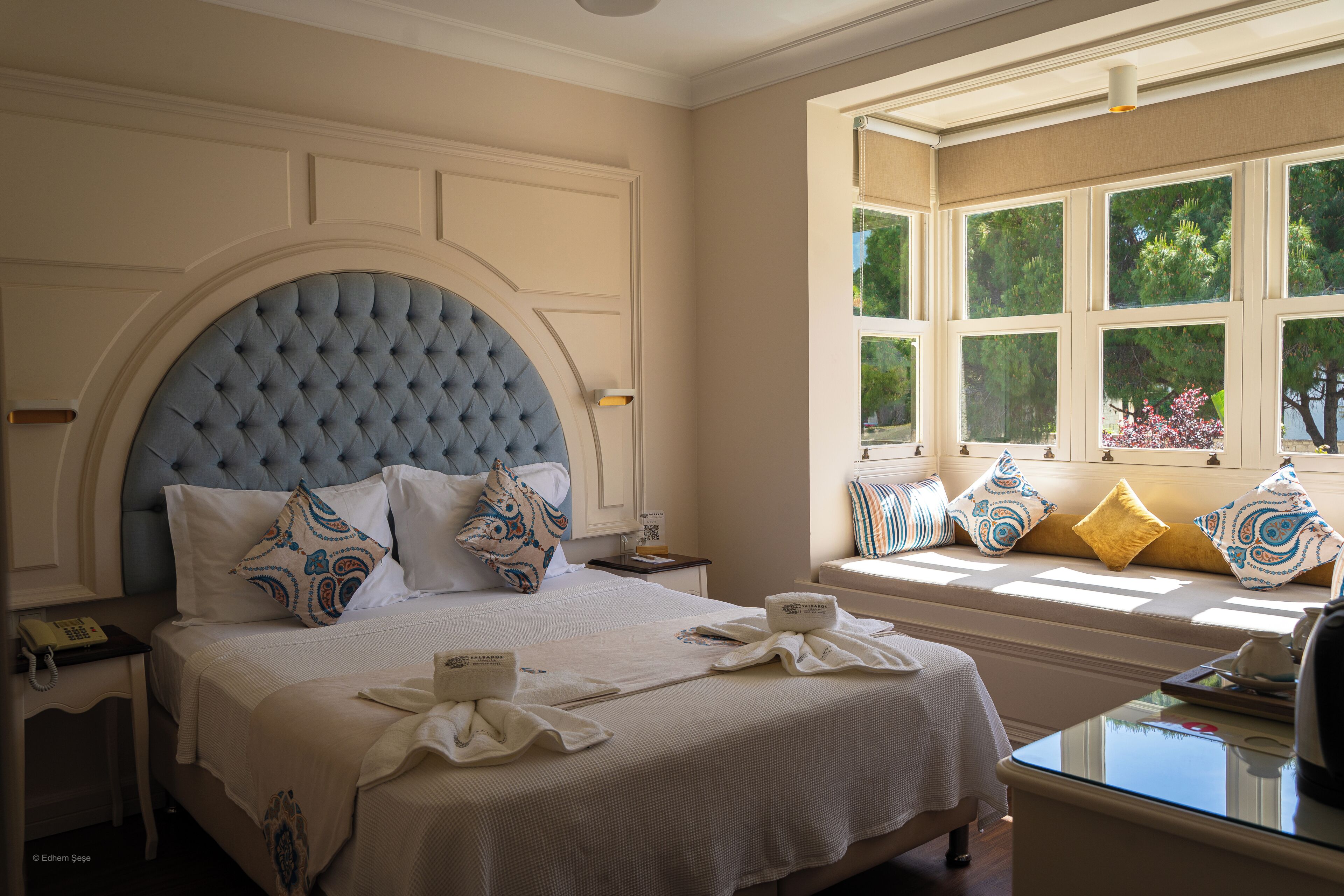 Premium bedding, minibar, in-room safe, desk