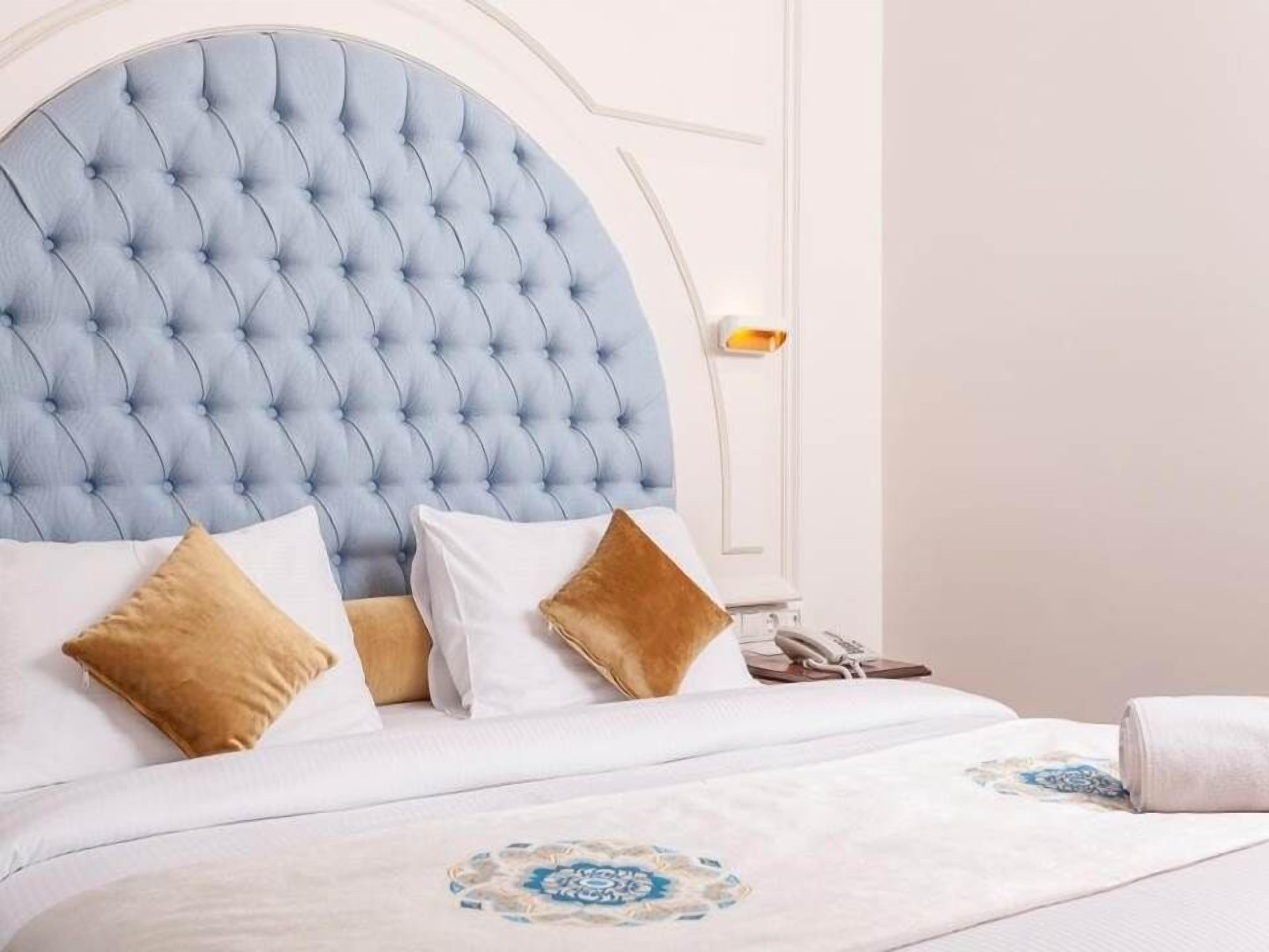 1 bedroom, premium bedding, minibar, in-room safe