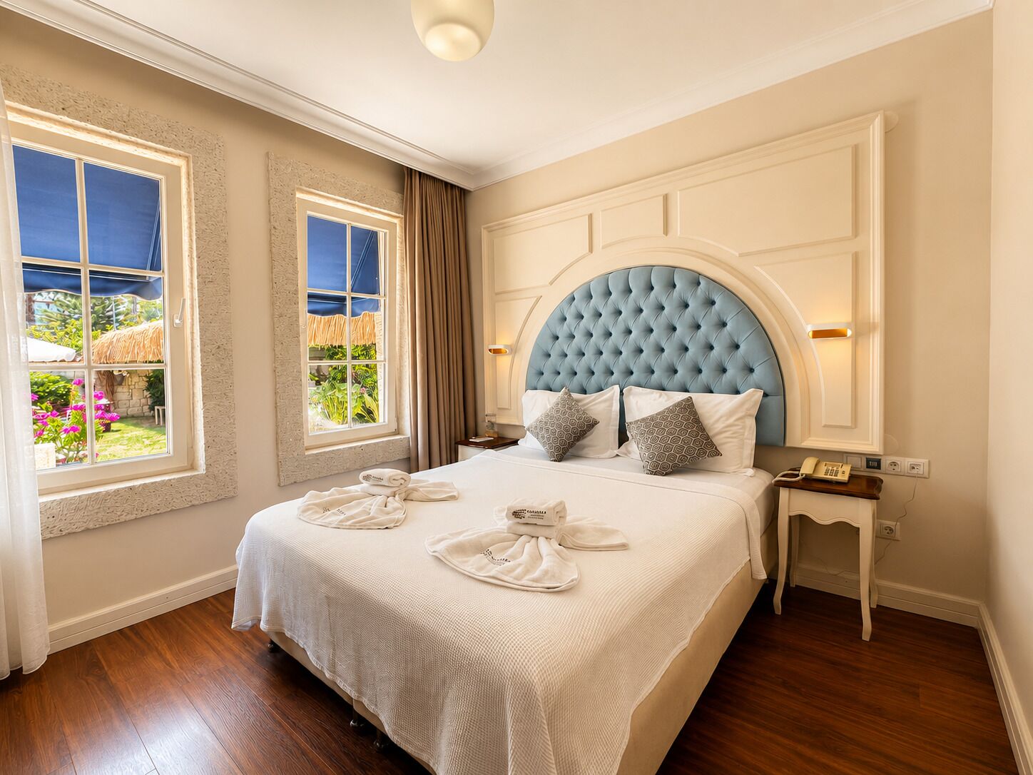 Ropa de cama de alta calidad y minibar 
