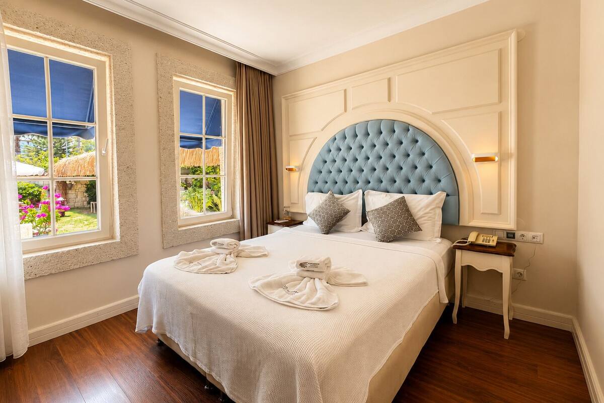 Deluxe Tek Büyük Yataklı Oda | Hochwertige Bettwaren, Minibar, Zimmersafe, Schreibtisch