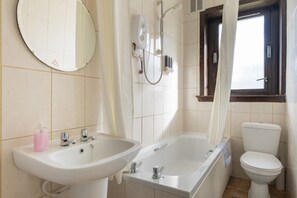 Appartement, 3 chambres, cuisine | Salle de bain | Articles de toilette gratuits, sĂšche-cheveux, serviettes fournies, savon