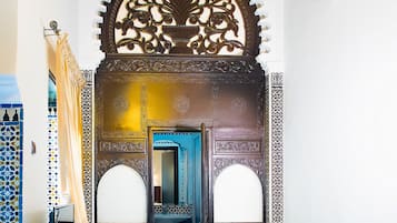 Chambre Confort, 2 lits une place (Bab Okla) | Coin séjour