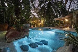 Outdoor pool, sun loungers - Havana Lodge (Cóbano)