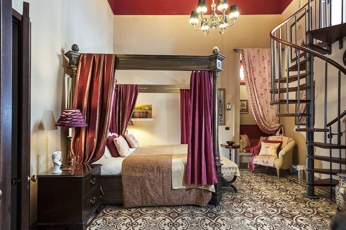 Suite, teras | Seprai premium, minibar, dan brankas