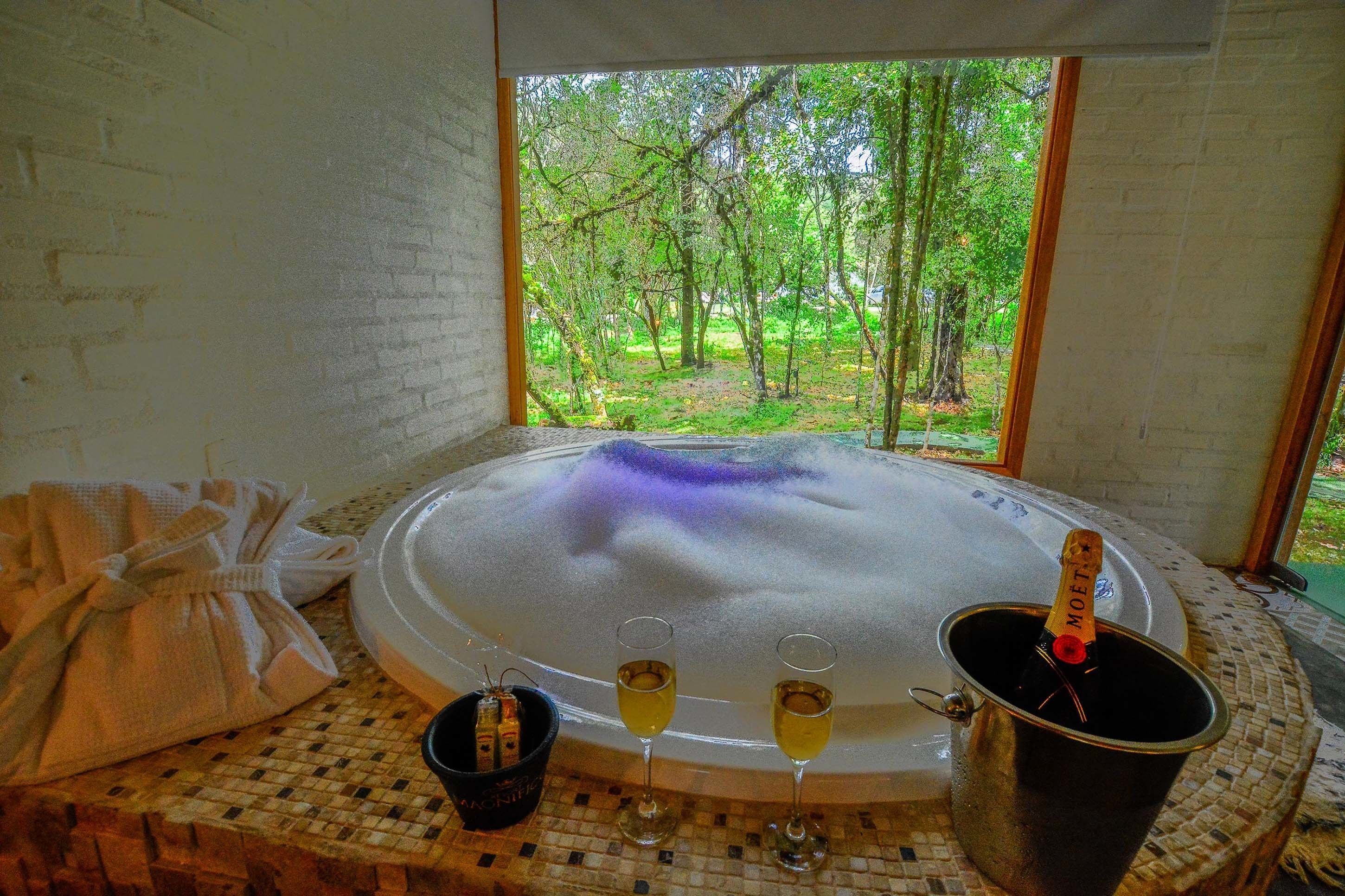 Chale Prime com Hidro e Varanda 50m | Private spa tub