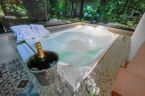 Chale Prime com Hidro 37m | Private spa tub - Resort Magnífico (Camanducaia)