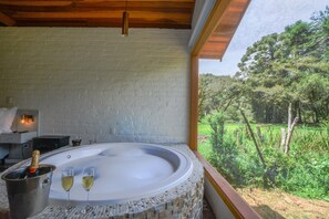 Bañera de hidromasaje privada