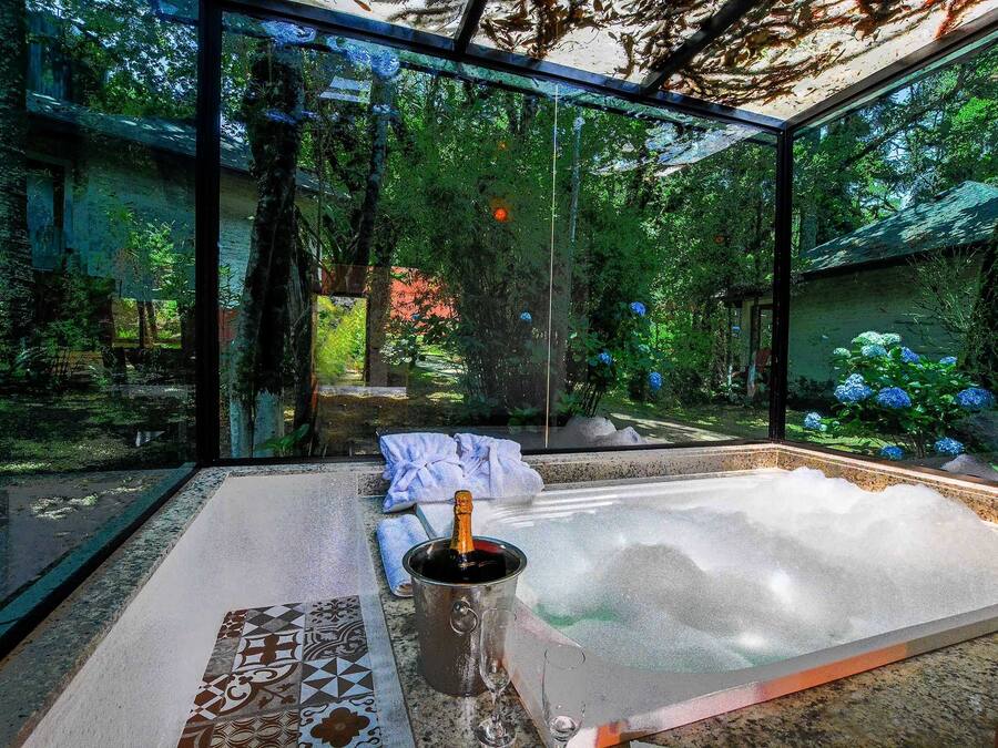 Chale Prime com Hidro 37m | Bathtub spa pribadi