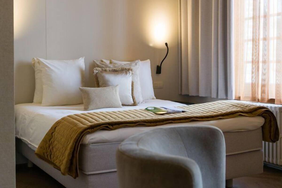 Phòng đôi Deluxe | Bàn, màn/rèm cản sáng, phòng cách âm, bàn ủi/dụng cụ ủi quần áo 