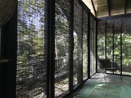 Superior Bungalow | In-room safe, free WiFi, bed sheets