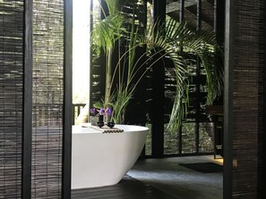 Luxury Bungalow, 1 King Bed, Garden View, Lakeside | Bathroom | Shower, rainfall showerhead, free toiletries, hair dryer