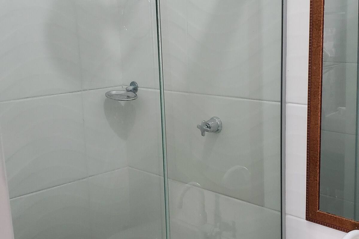 standard twin room, 2 single beds | bathroom | shower, hair dryer, towels