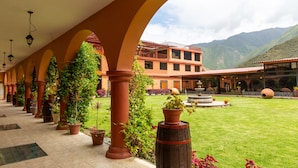 Courtyard - Qasana Plaza Calca (Calca)