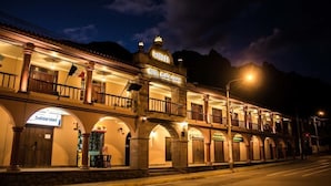 Front of property – evening/night - Qasana Plaza Calca (Calca)