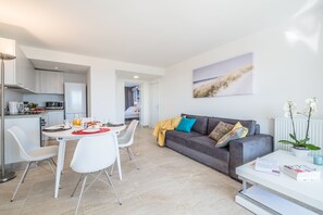 Apartment, 1 Schlafzimmer | Wohnbereich | Flachbildfernseher