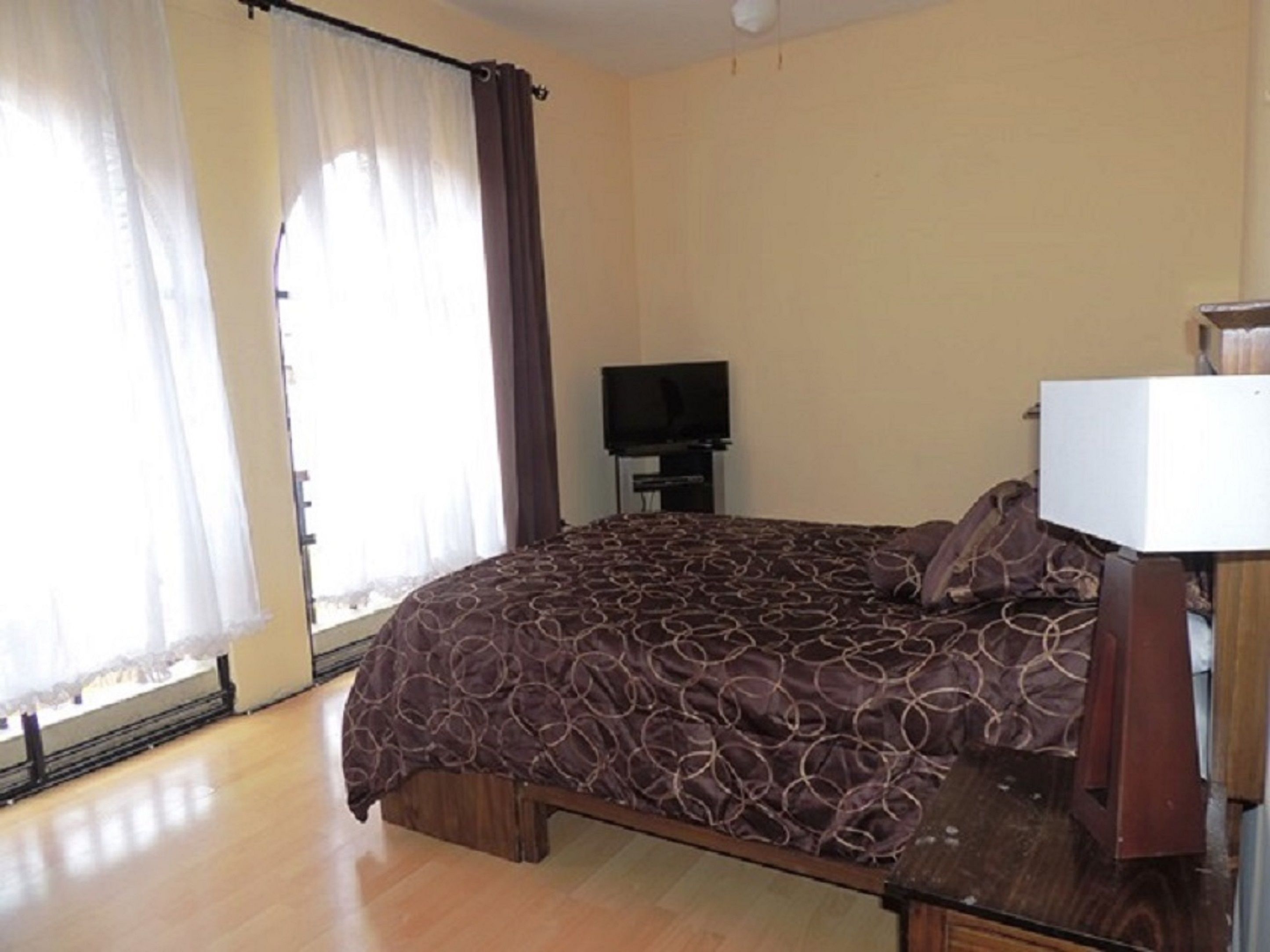 Apartment, 3 Bedrooms | 3 bedrooms, desk, iron/ironing board, free WiFi