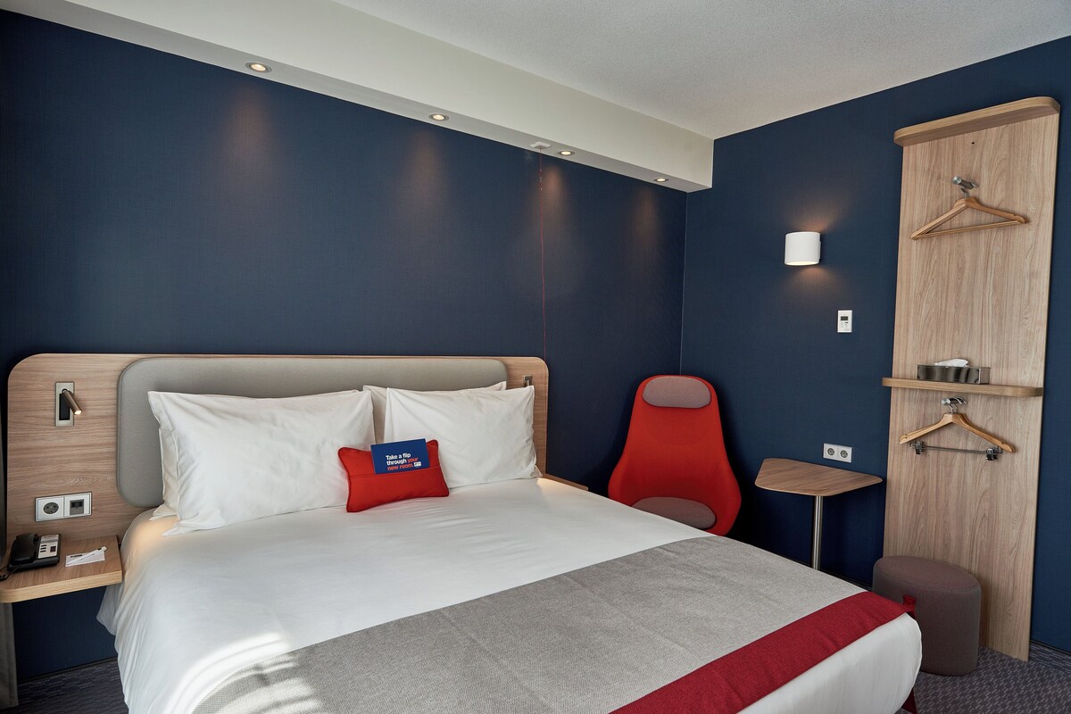 Habitación estándar, 1 cama matrimonial, con acceso para personas discapacitadas (Free Breakfast) | Ropa de cama de alta calidad y caja de seguridad en la habitación 