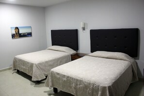 Economy Twin Room | Desk, iron/ironing board, free WiFi, bed sheets - Hotel Tampico Express (Ciudad Madero)