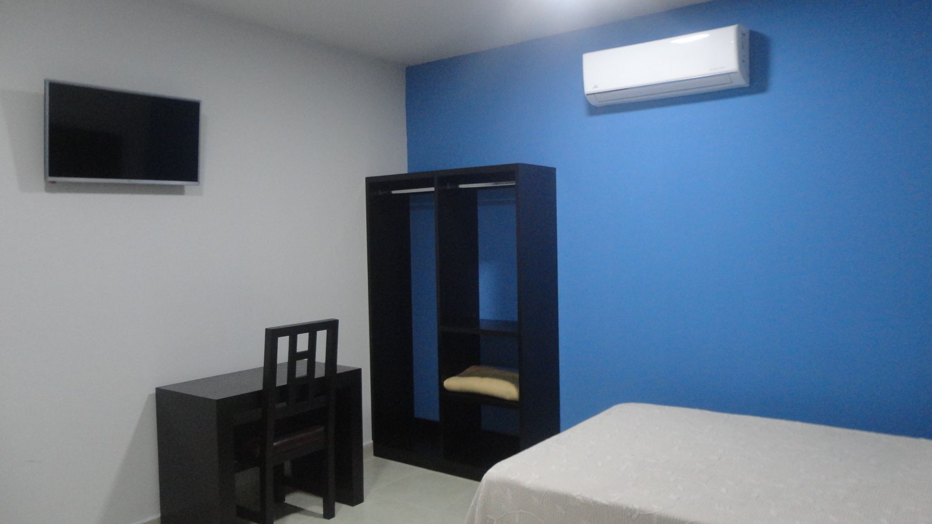 family suite, 1 bedroom | desk, iron/ironing board, free wifi, bed sheets