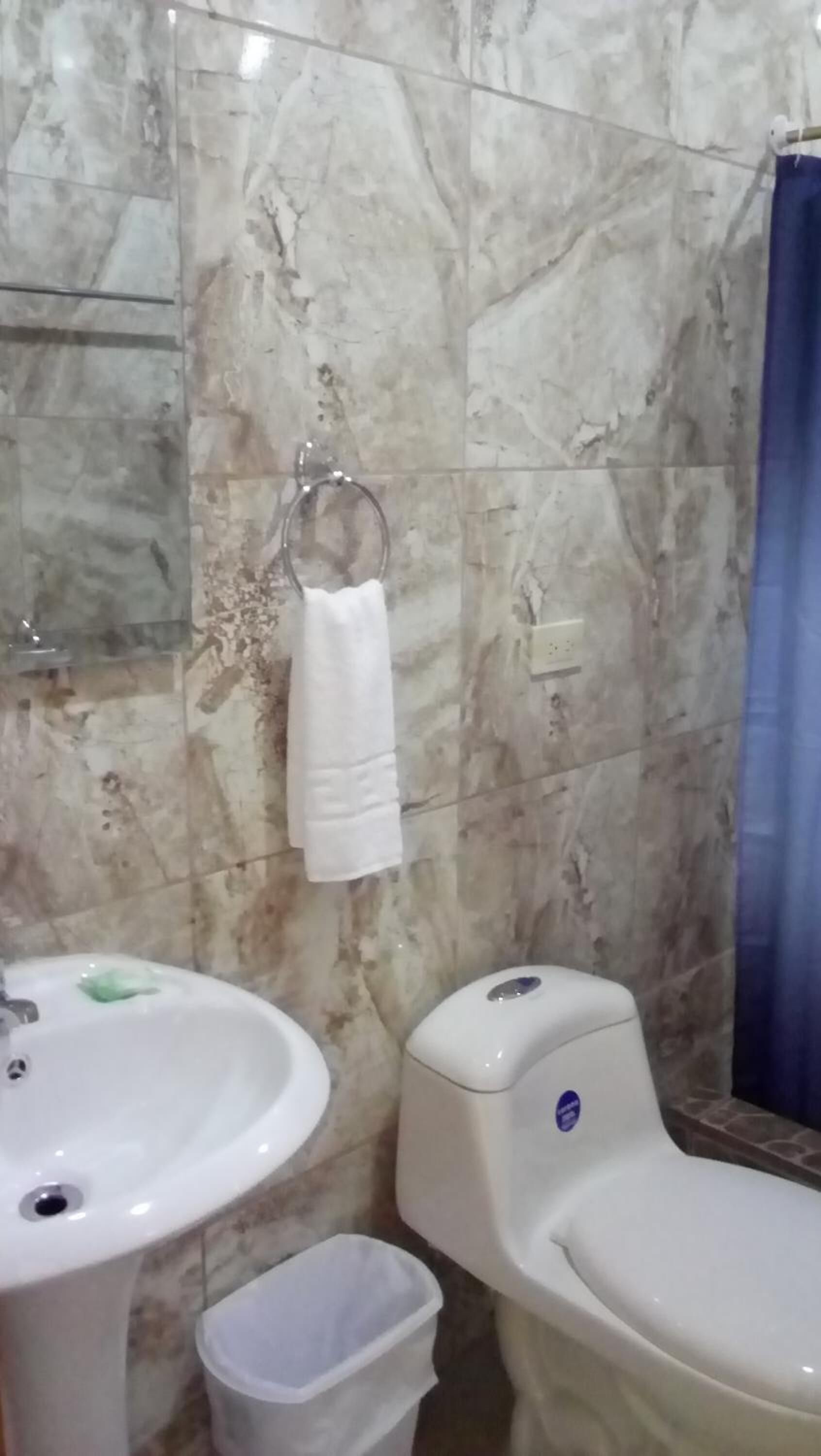 shower, free toiletries, towels