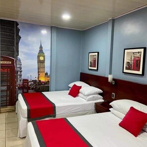 Standard-Vierbettzimmer, 2 Doppelbetten | Badezimmer