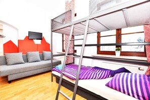 Room, Shared Bathroom, City View (1) | Desk, laptop workspace, free WiFi, bed sheets