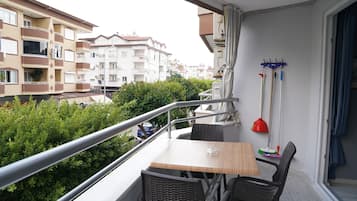 Deluxe Family Suit | Living area | LED TV, DVD player, printers