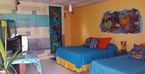 In-room safe, free WiFi, bed sheets - Cocoplum Ecolodge Beach Resort (Portobelo)