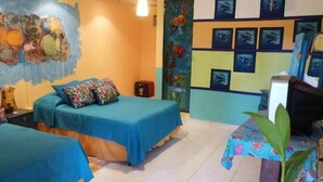 In-room safe, free WiFi, bed sheets - Cocoplum Ecolodge Beach Resort (Portobelo)