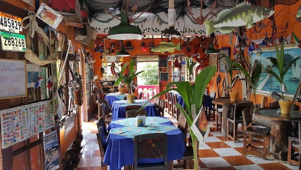 Breakfast, lunch and dinner served  - Cocoplum Ecolodge Beach Resort (Portobelo)