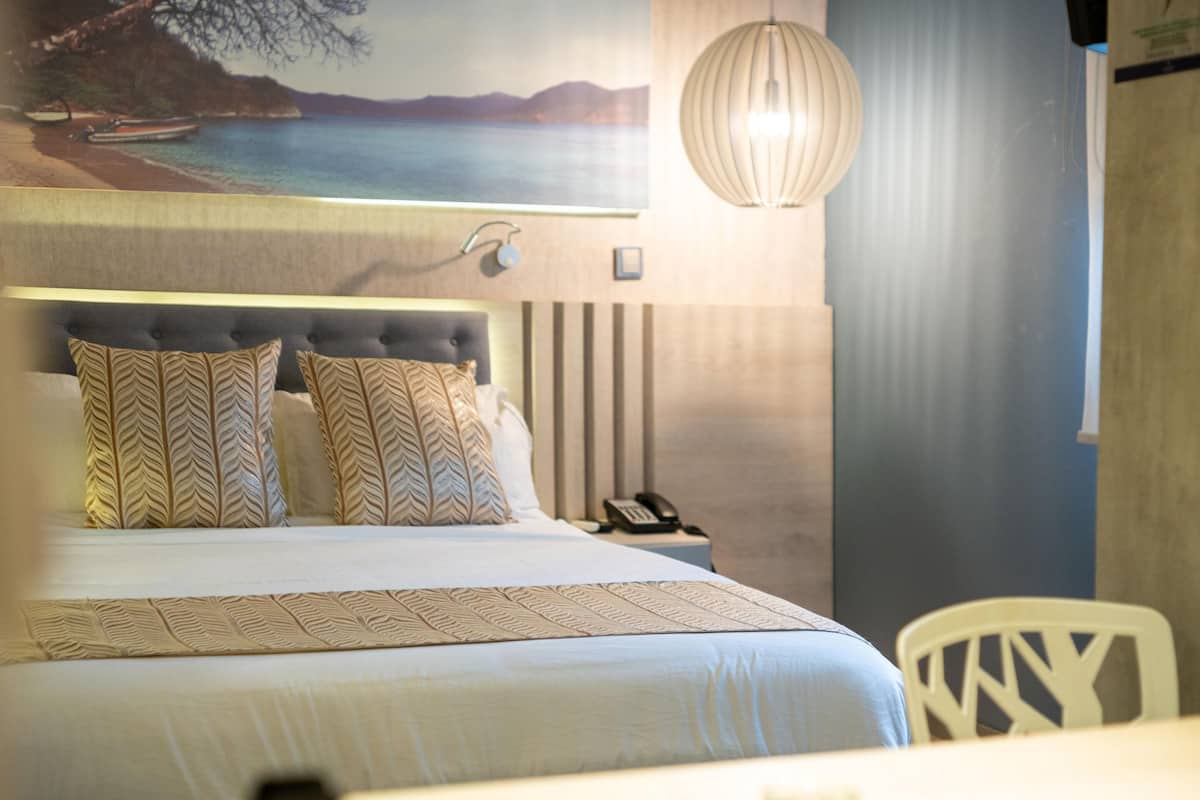 1 bedroom, minibar, in-room safe, desk