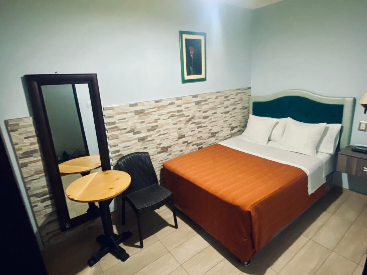 Photo - Hotel Tinkus Inn