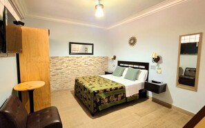 Double Room, 1 Double Bed | Minibar, in-room safe, desk, iron/ironing board