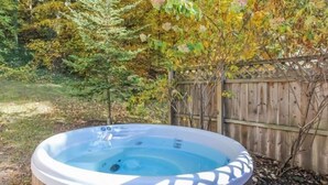 Bồn tắm spa ngoài trời
