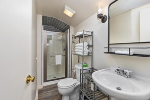 Exterior - Hummingbird - One Bedroom Apartment, Sleeps 2 (Saugatuck)