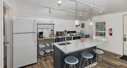 Hummingbird - One Bedroom Apartment, Sleeps 2